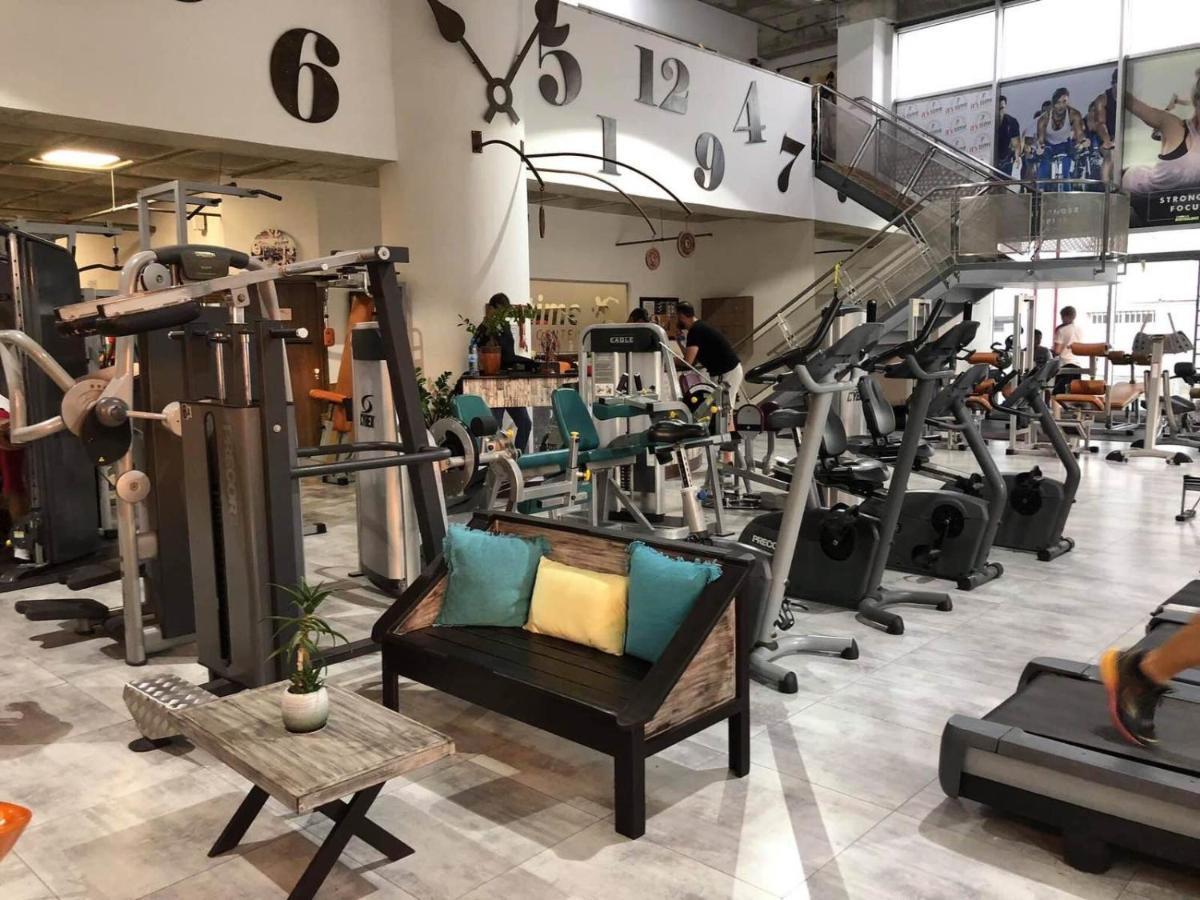 Raam Luxury Suites Larnaca Exteriör bild