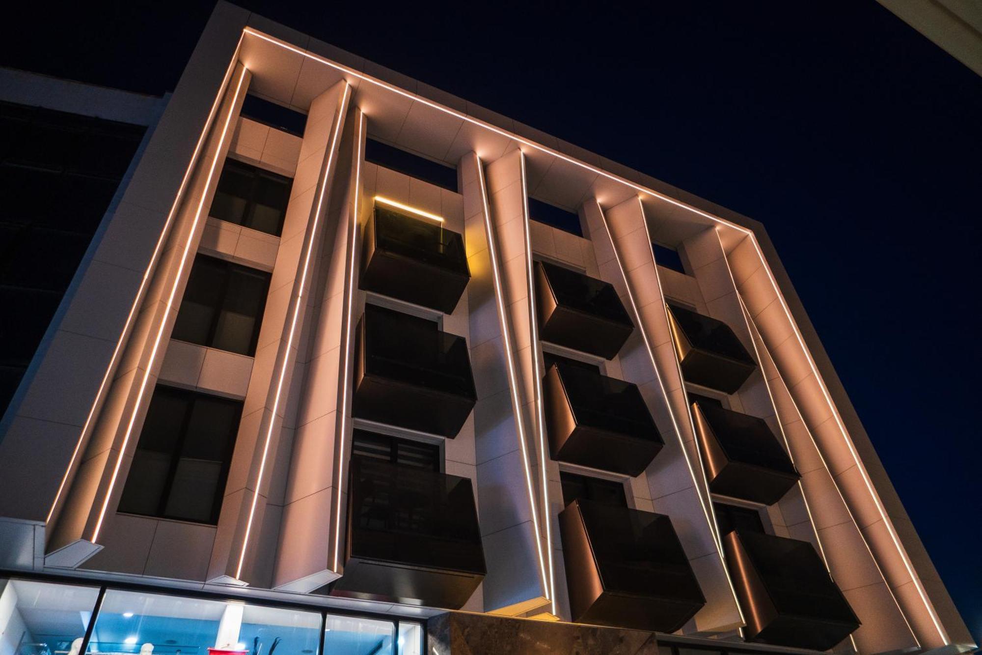 Raam Luxury Suites Larnaca Exteriör bild