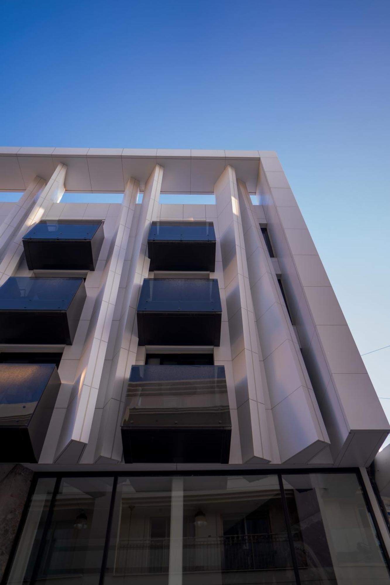 Raam Luxury Suites Larnaca Exteriör bild