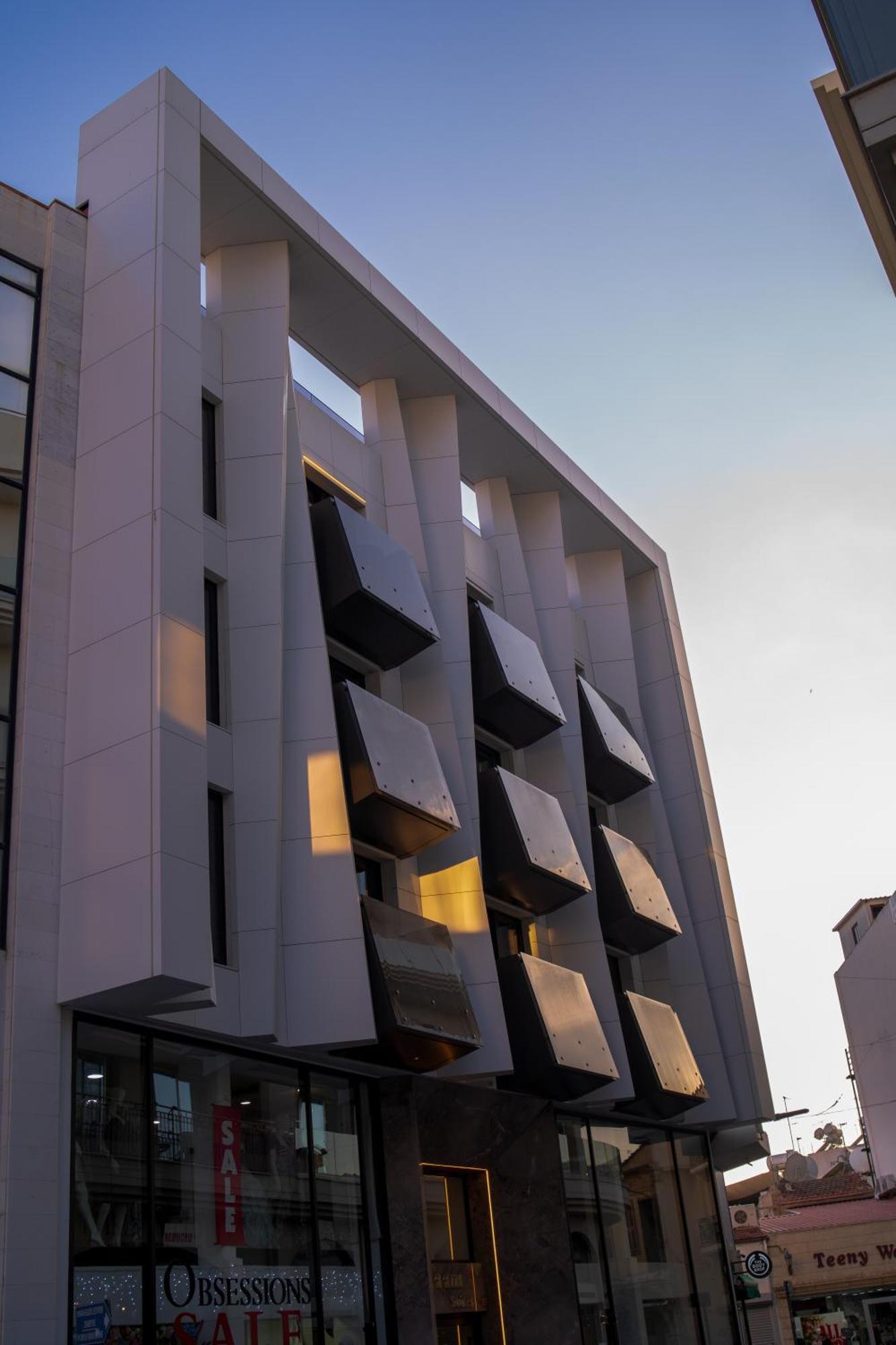 Raam Luxury Suites Larnaca Exteriör bild